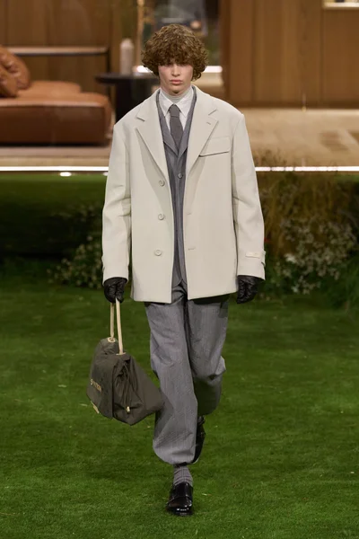 Look 12